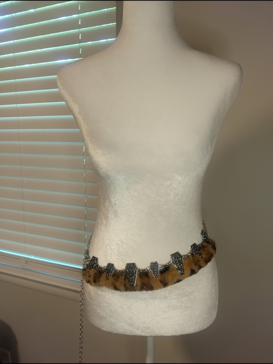 no brad Accessories - Brown Faux Fur Chain Waist Belt with Ornate Silver Accents